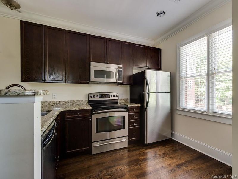 100 Laurel Ave #117, Charlotte, NC 28207