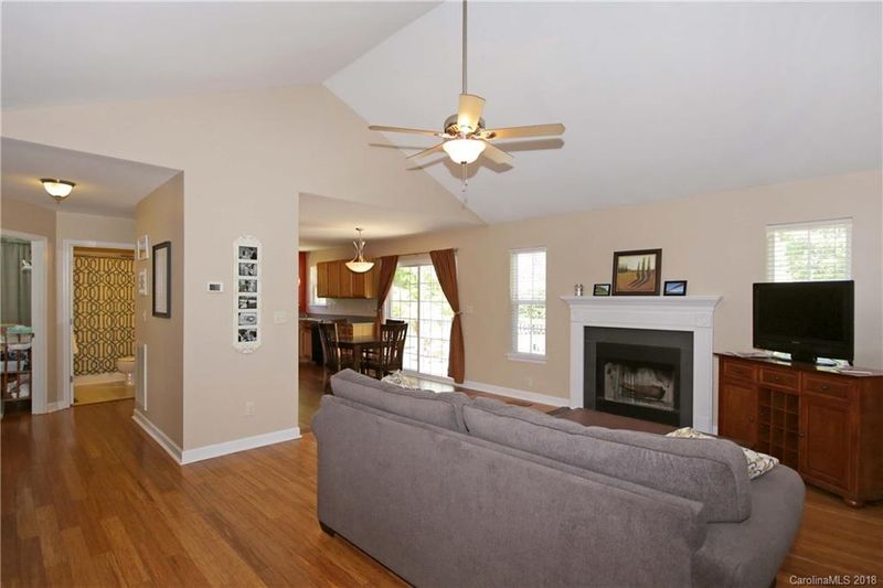144 Rocky Point Ct, Mooresville, NC 28115