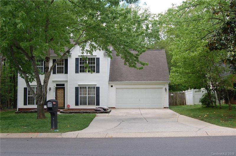 7600 Pence Pond Ln, Charlotte, NC 28227
