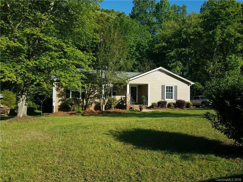 2220 Winterfield Dr, Gastonia, NC 28056