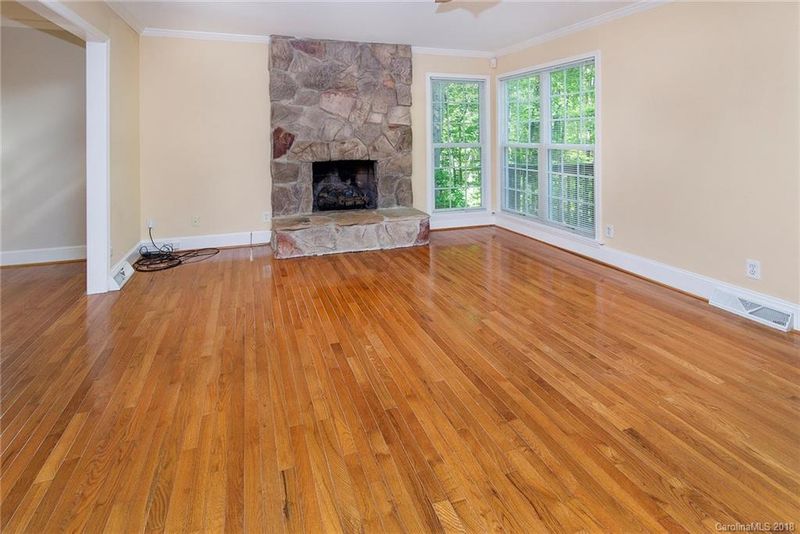 4409 Lazy Dr, Charlotte, NC 28215