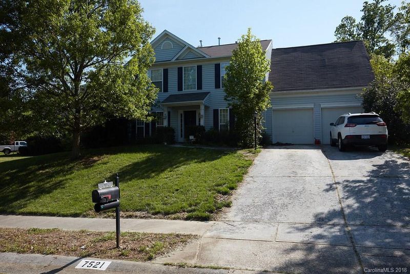 7521 Baylor Way Ct, Charlotte, NC 28215