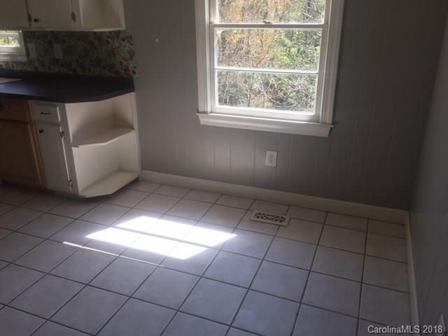 1020 Whispering Pines Dr, Newton, NC 28658