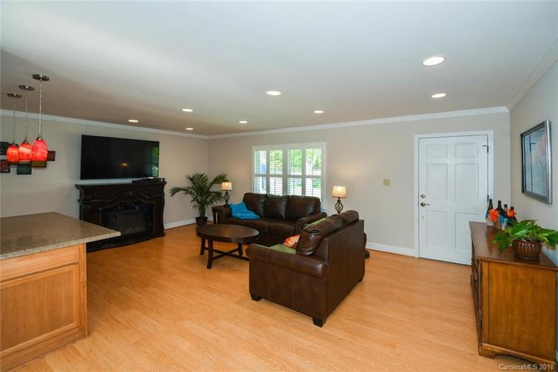 528 Oakhaven Dr, Lancaster, SC 29720