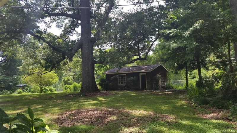 7010 Monroe Rd #30, Charlotte, NC 28212