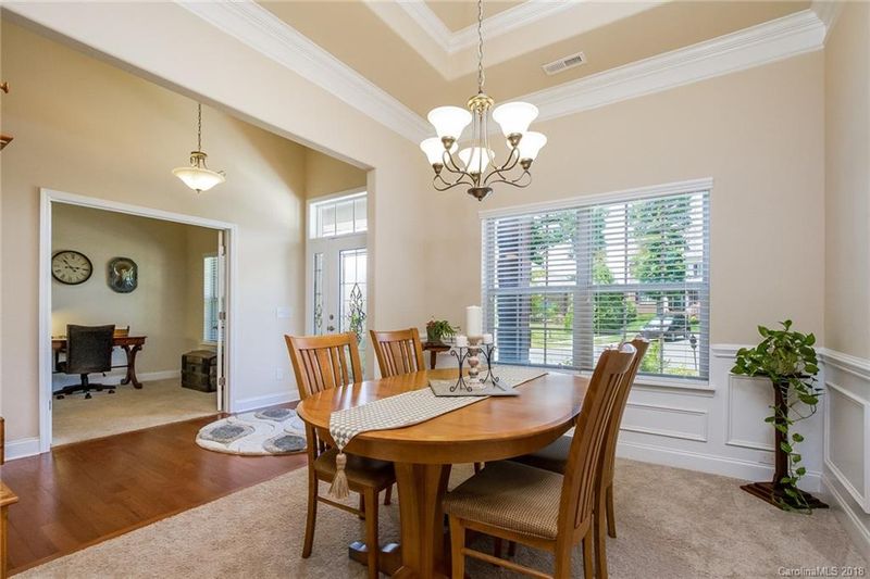 6111 Pine Chapel Dr, Charlotte, NC 28273