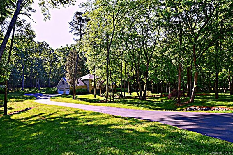 1401 Rosehill Dr, Waxhaw, NC 28173