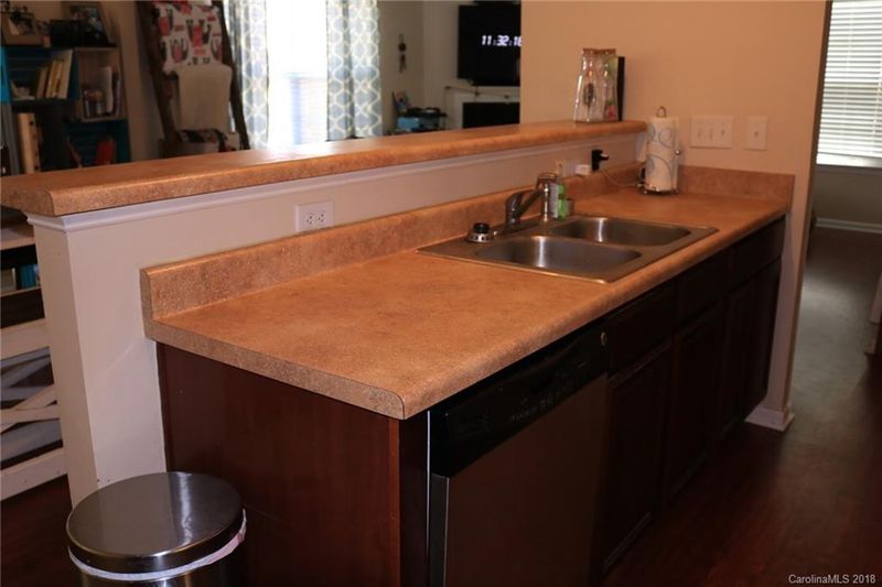 1108 Ametrine Ln, Dallas, NC 28034