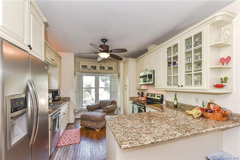 325 S Clarkson St, Charlotte, NC 28202