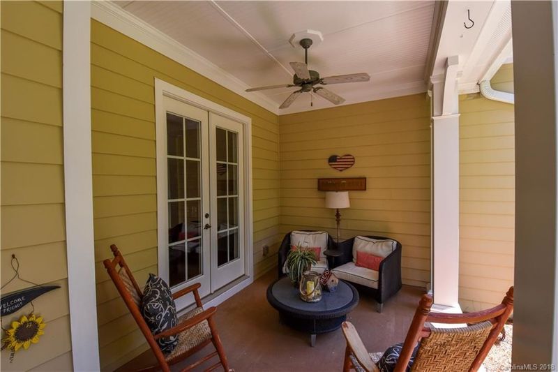 127 E Callicutt Trl, Mooresville, NC 28117