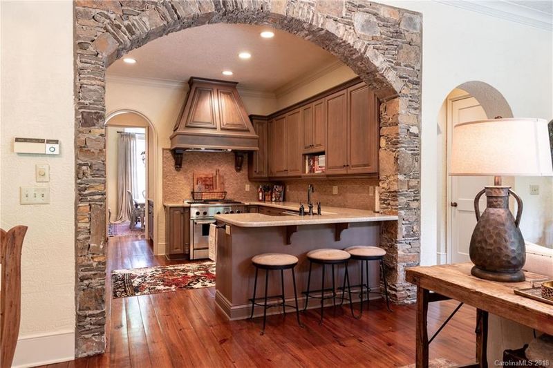 2244 La Maison Dr, Charlotte, NC 28226