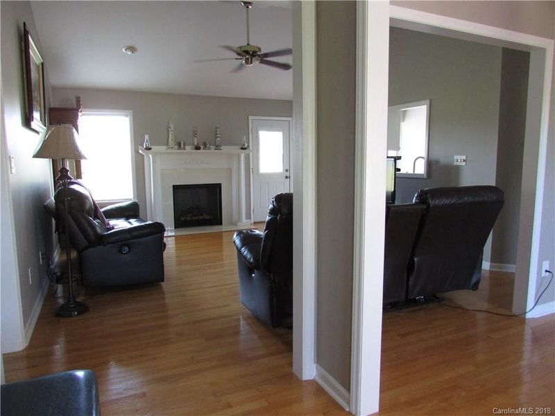 1606 Beverly Ln, Lincolnton, NC 28092