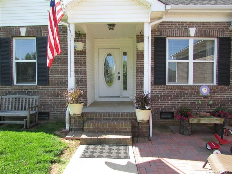 1606 Beverly Ln, Lincolnton, NC 28092