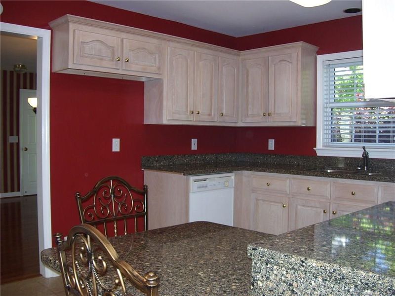 1760 Azalea Ave, Kannapolis, NC 28081