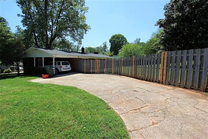 702 Westside Dr, Newton, NC 28658