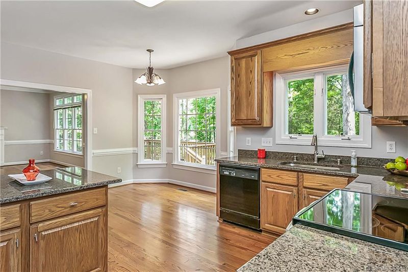 4812 Shannamara Dr, Matthews, NC 28104
