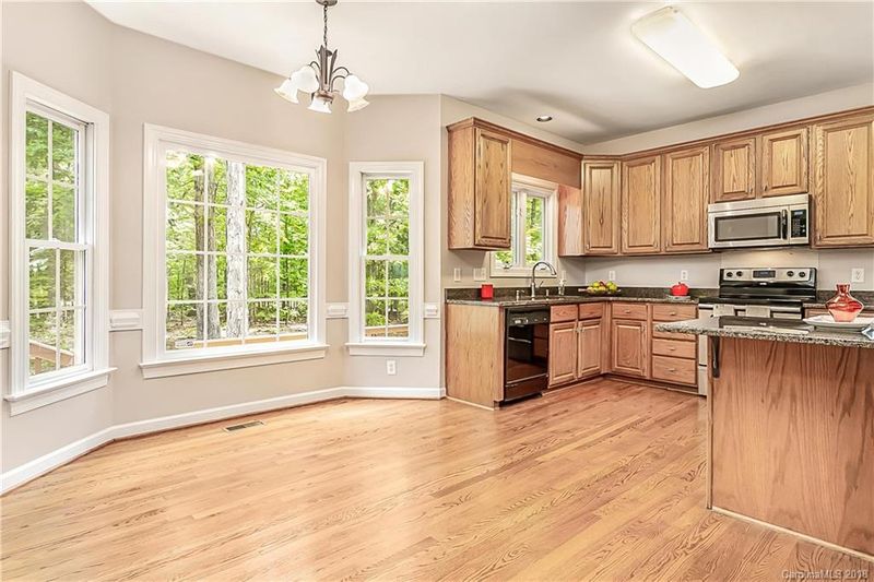 4812 Shannamara Dr, Matthews, NC 28104