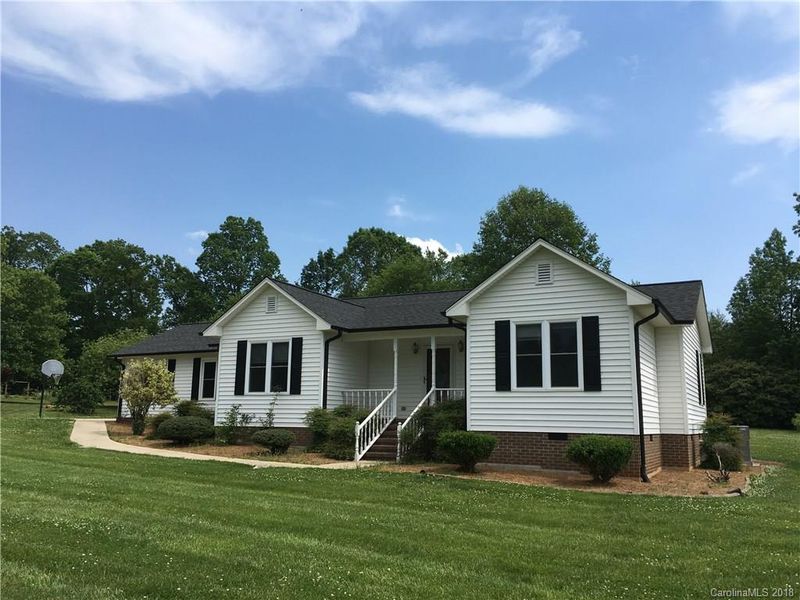 2622 Prince Dr, Lincolnton, NC 28092
