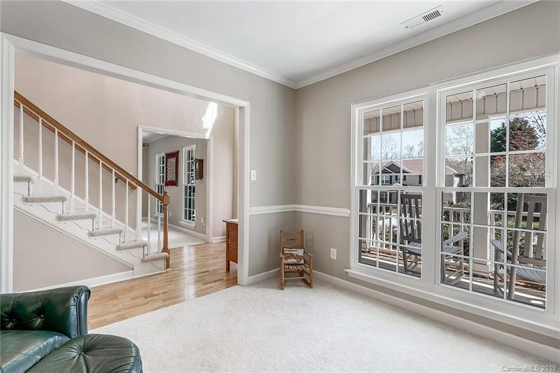 111 Silverleaf Ln, Mooresville, NC 28115