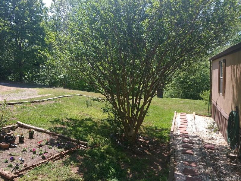 1397 Brannock Smith Dr, Hickory, NC 28602