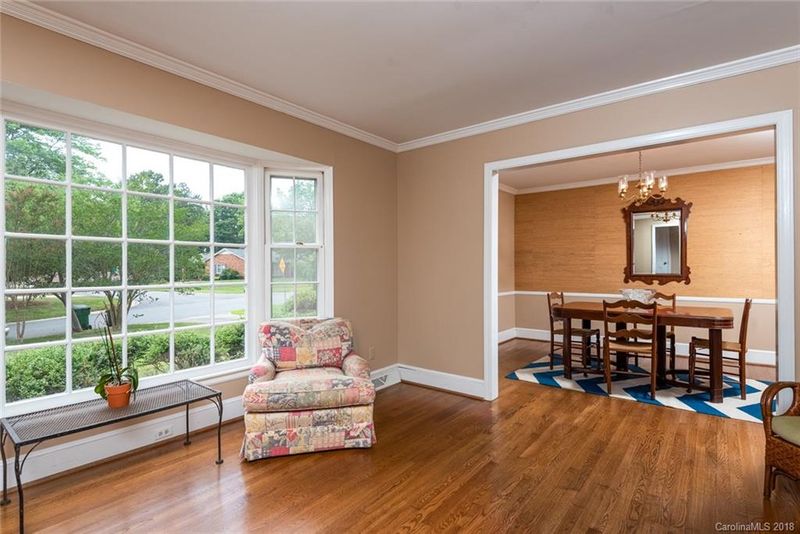 1146 Shady Bluff Dr, Charlotte, NC 28211