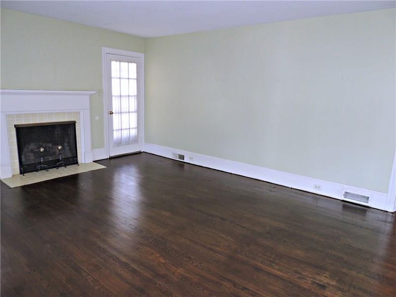 630 4th St NE, Hickory, NC 28601