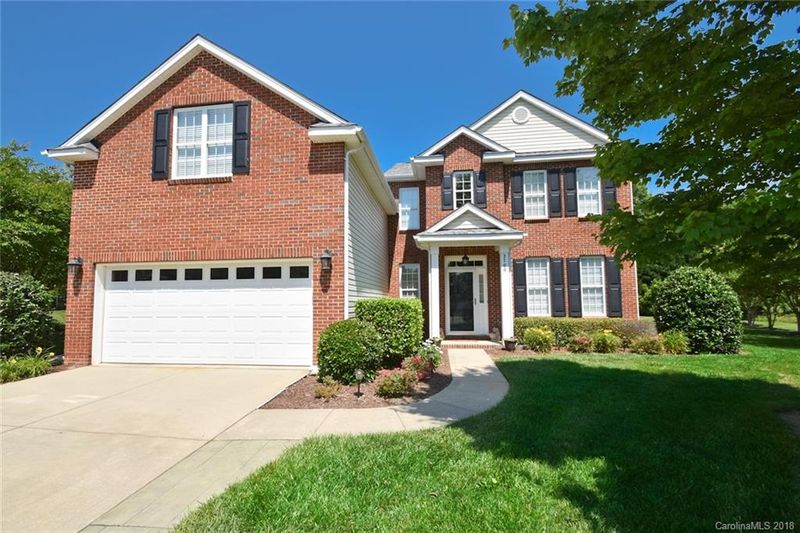 2700 Occaneechi Ct, Waxhaw, NC 28173