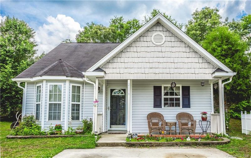 2018 Mission Oaks St, Kannapolis, NC 28083