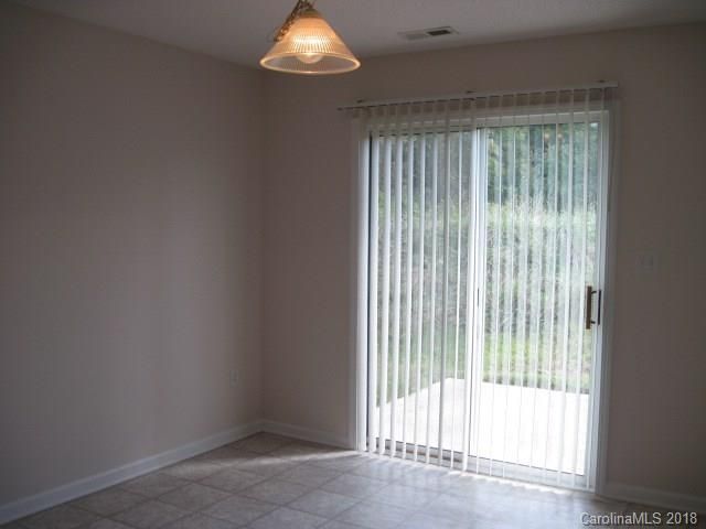 2409 Smugglers Ct, Charlotte, NC 28216