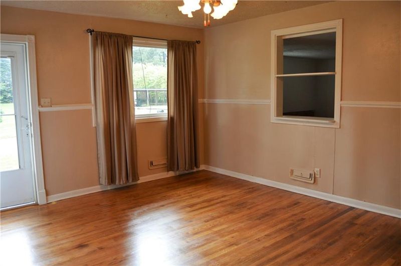 935 15th St SE, Hickory, NC 28602