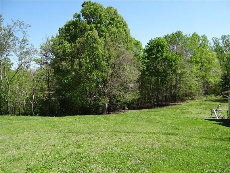 2805 8th Ave SE, Hickory, NC 28602