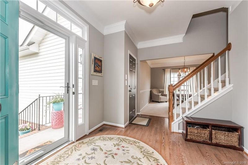 7899 Cotswold Ct, Charlotte, NC 28213
