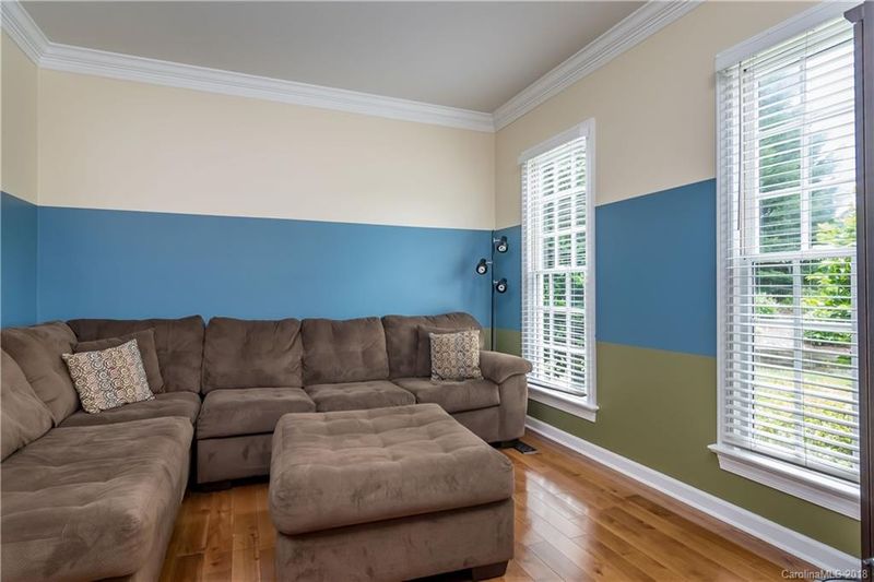 100 Whitefriars Ln #44, Matthews, NC 28105