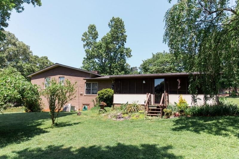 4353 Vine Arbor Dr #1 and 2, Hickory, NC 28602