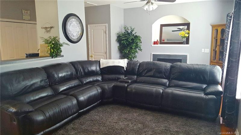 11048 Heritage Green Dr, Cornelius, NC 28031