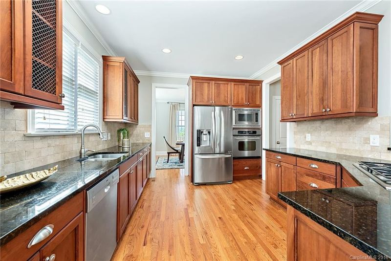 21020 Lakeview Cir, Cornelius, NC 28031