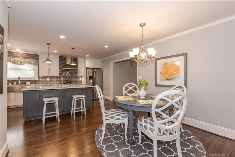 1019 Shady Bluff Dr, Charlotte, NC 28211