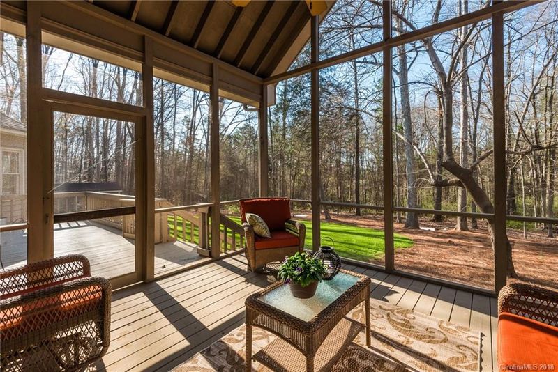 19601 Callaway Hills Ln, Davidson, NC 28036
