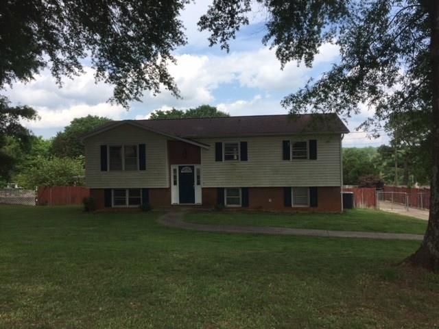 1922 Hunsucker Dr, Claremont, NC 28610