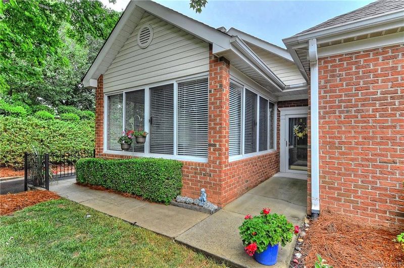 8630 Windsor Ridge Dr, Charlotte, NC 28277