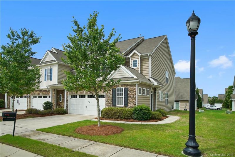 11142 Sandstone Rd, Charlotte, NC 28277