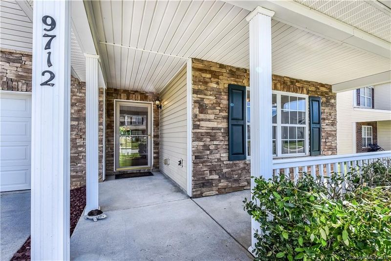 9712 Bayview Pw, Charlotte, NC 28216