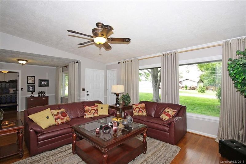 113 Brockway Dr, Mooresville, NC 28117