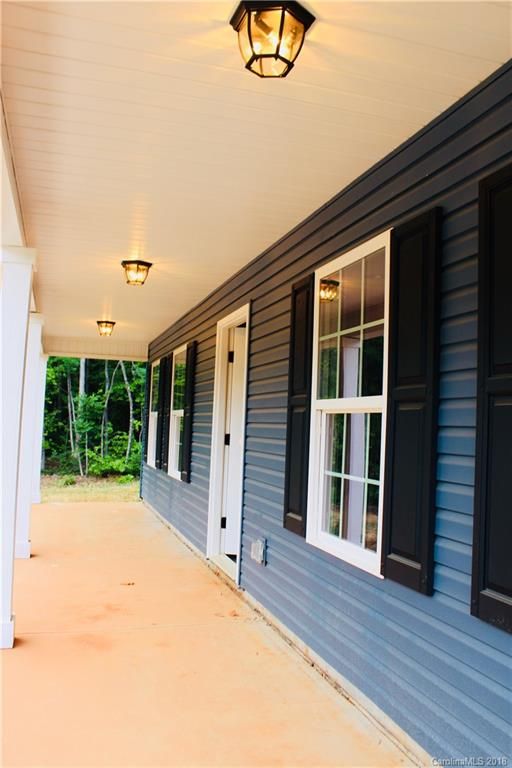 202 Old Coach Ln, Cherryville, NC 28021