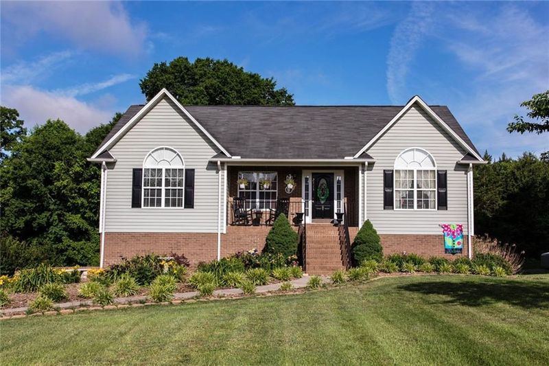2113 Picnic Dr #4, Newton, NC 28658