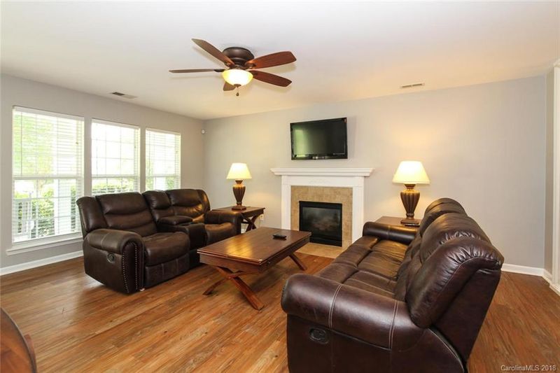 2207 Oakhurst Ct, Kannapolis, NC 28081