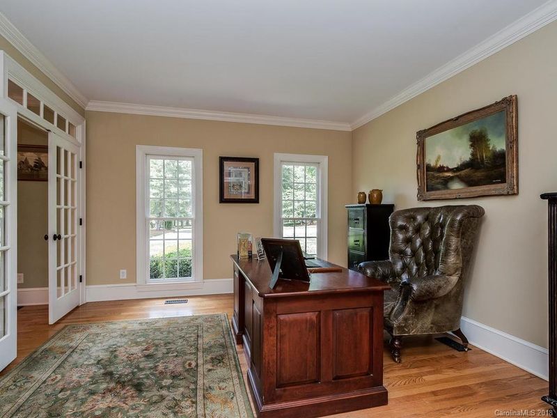2801 Cross Country Rd, Charlotte, NC 28270