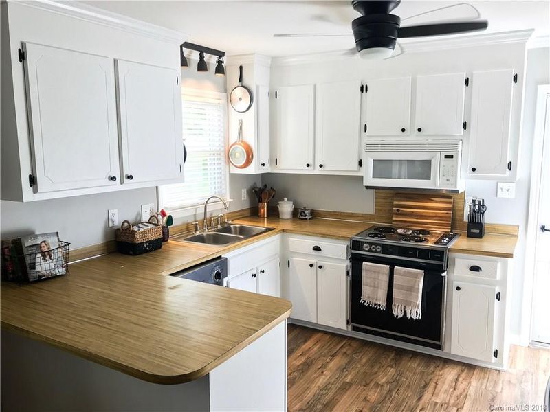 4708 Misty Hill Ln, Gastonia, NC 28056
