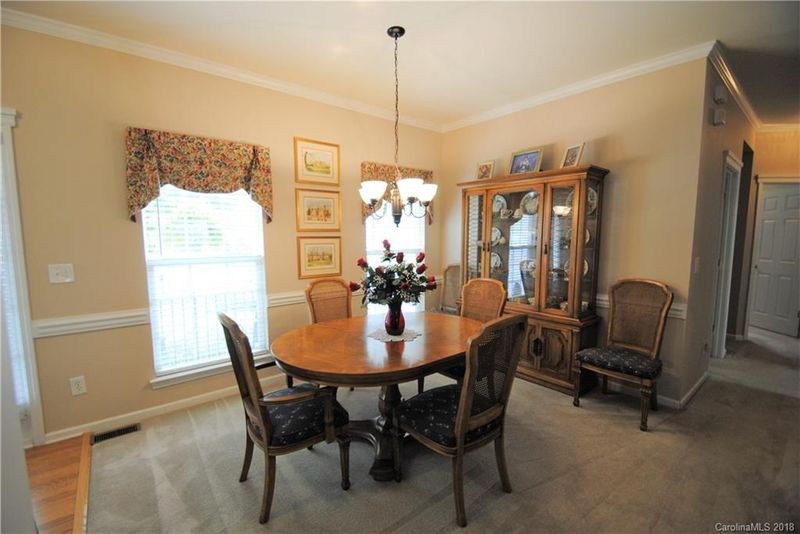 12411 Windsor Glade Dr, Matthews, NC 28105