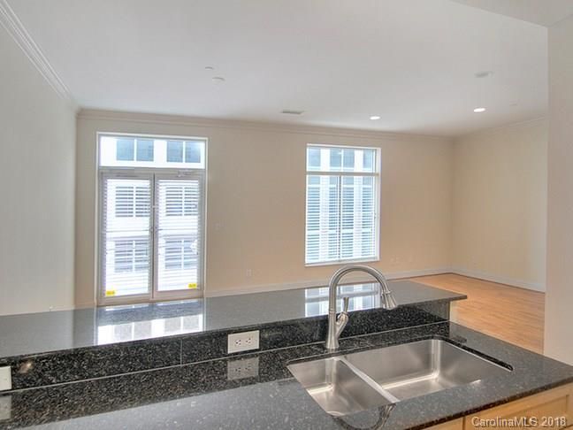 435 S Tryon St #711, Charlotte, NC 28202